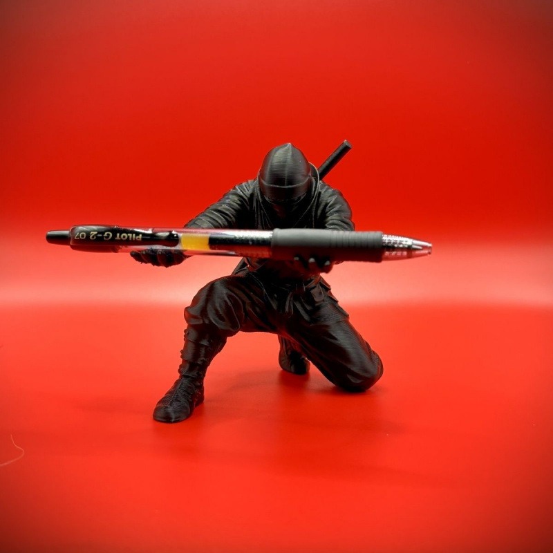 Porte-stylo figurine Ninja imp - Resin Art Pen avis et prix