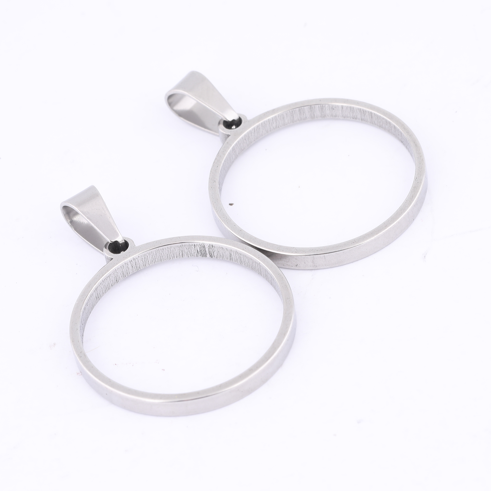 Breloques Rondes Ouvertes en A - Resin Art Jewellery Kit avis et prix